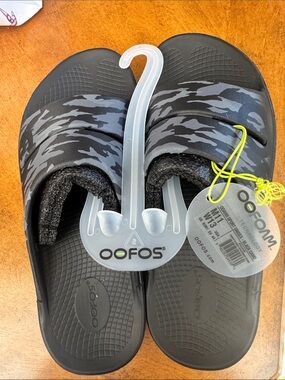 OOFOS Black & Gray Camo Slide Sandals